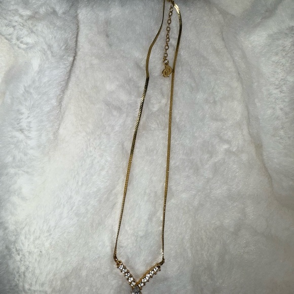 Christian Dior Vintage Gold tone V-shaped Swarovski crystals - Picture 4 of 16